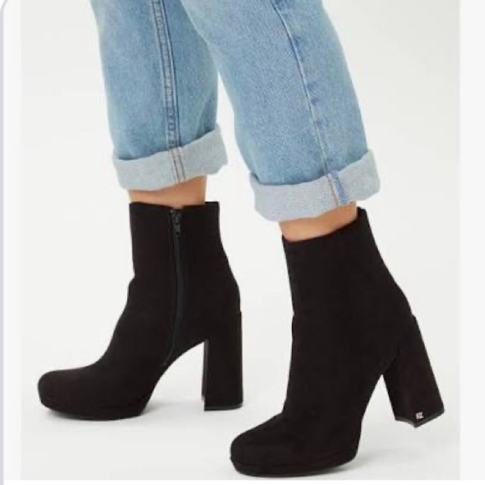 Rachel Zoe Black Velvet Maya Platform Boots Size 7